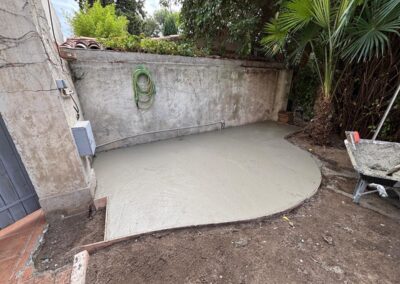 Aménagement extérieur jardin Marseille 12e – Création d’une dalle pour la future terrasse