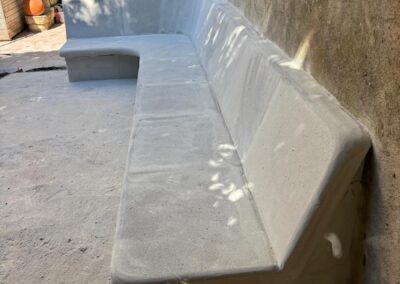 Aménagement extérieur jardin Marseille 12e – construction banc en syporex.