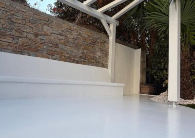 Aménagement extérieur jardin Marseille 12e – banc maçonné enduit chaux