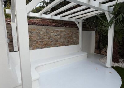 Aménagement extérieur jardin Marseille 12e – pergola bois et terrasse