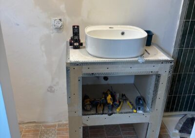 Rénovation dépendance Marseille – meuble vasque sur mesure