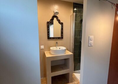 Rénovation d’une dépendance à Marseille – Salle de bain et chambre