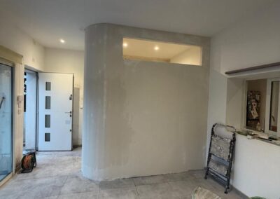 Rénovation intérieure maison Marseille 12e – dressing sur mesure
